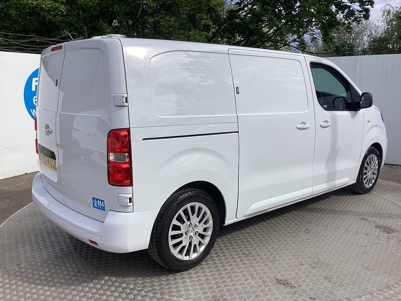 Vauxhall Turbo D 2700 Pro SWB L/R A/C Euro 6
