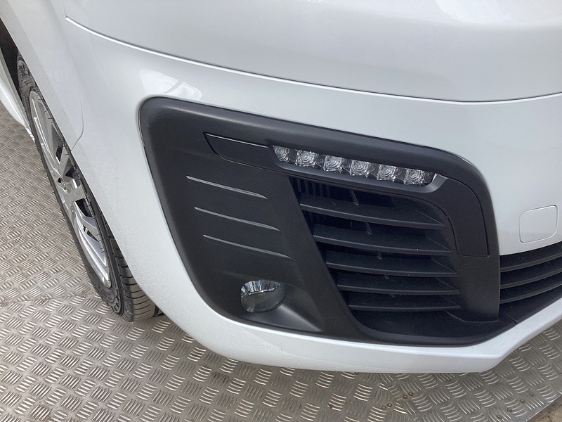 Vauxhall Turbo D 2700 Pro SWB L/R A/C Euro 6
