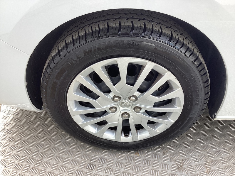 Vauxhall Turbo D 2700 Pro SWB L/R A/C Euro 6
