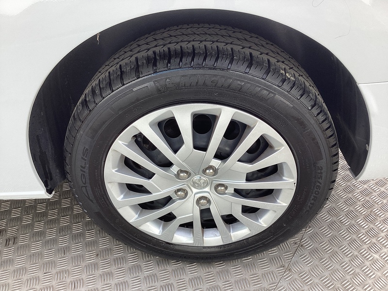 Vauxhall Turbo D 2700 Pro SWB L/R A/C Euro 6