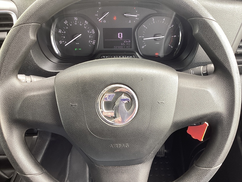 Vauxhall Turbo D 2700 Pro SWB L/R A/C Euro 6