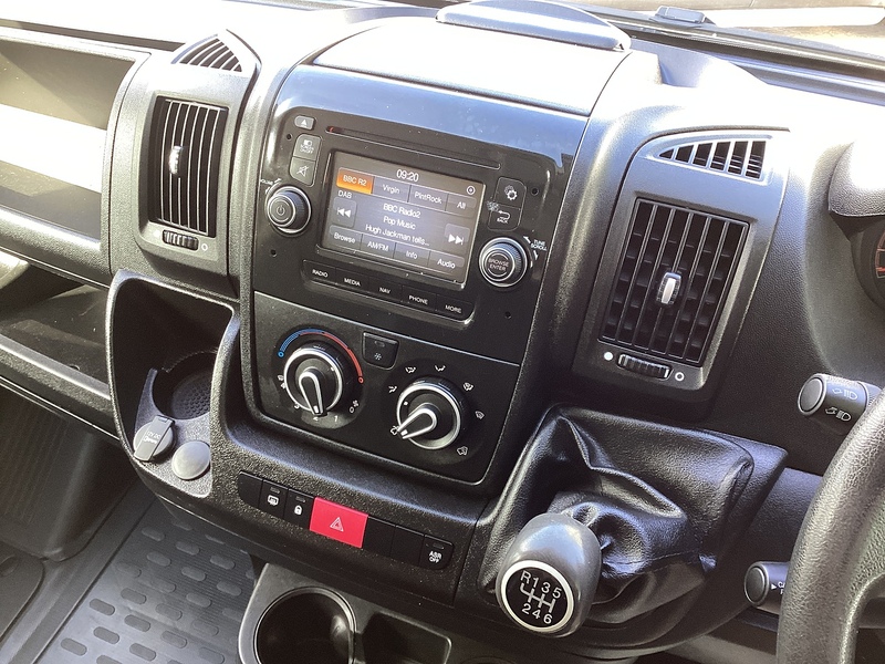 Citroen BlueHDi 35 Enterprise LWB XH/R  A/C Euro 6 