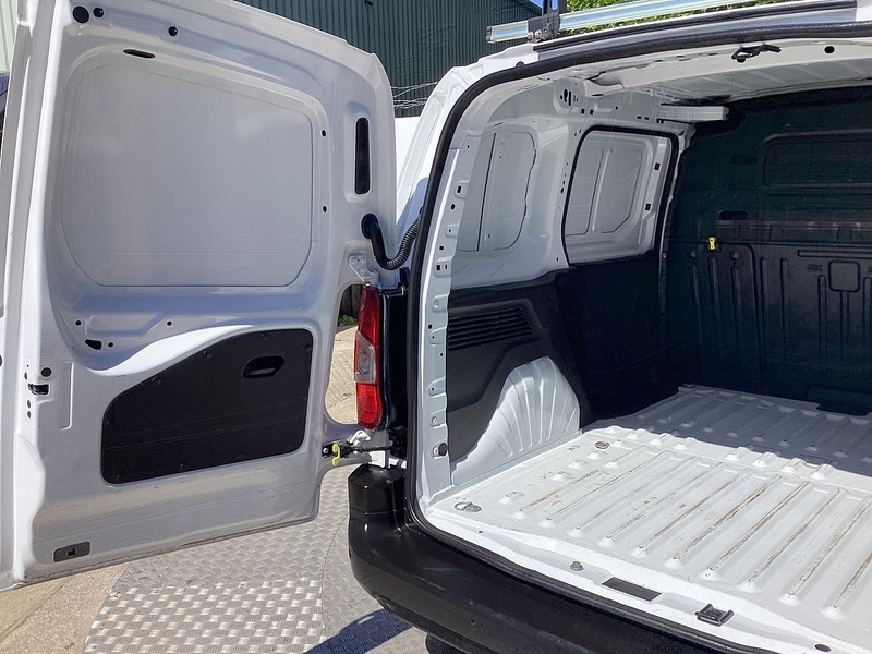 Peugeot BlueHDi 1000 Professional SWB Euro 6 A/C **NO VAT**