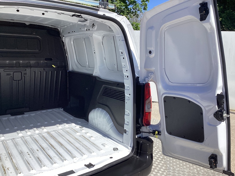 Peugeot BlueHDi 1000 Professional SWB Euro 6 A/C **NO VAT**