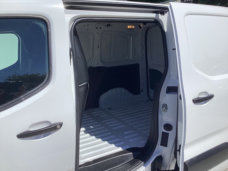 Peugeot BlueHDi 1000 Professional SWB Euro 6 A/C **NO VAT**