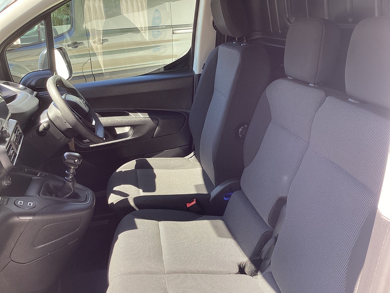 Peugeot BlueHDi 1000 Professional SWB Euro 6 A/C **NO VAT**