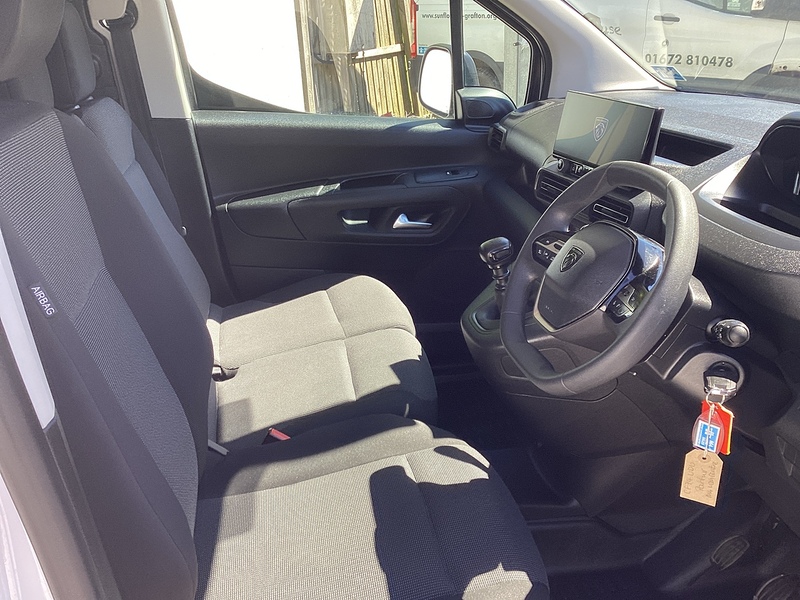 Peugeot BlueHDi 1000 Professional SWB Euro 6 A/C **NO VAT**