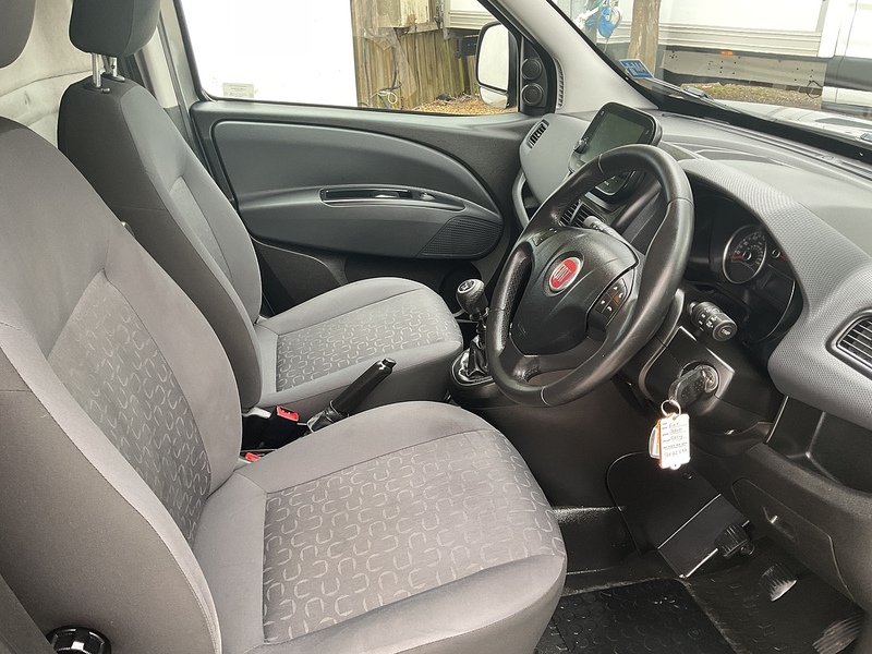 Fiat MultijetII Tecnico Cargo SWB L/R A/C Euro 6 **NO VAT**
