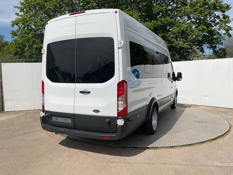 Ford TDCi 460 Trend 17 Seater