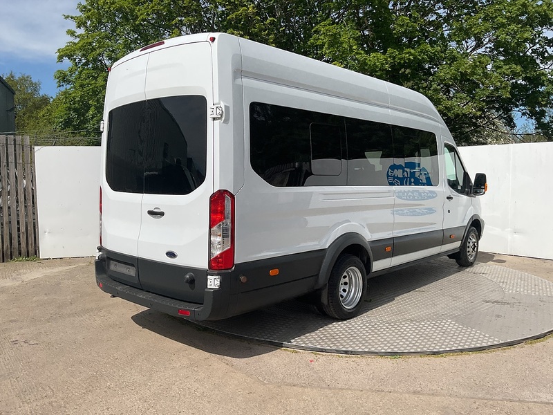 Ford TDCi 460 Trend 17 Seater