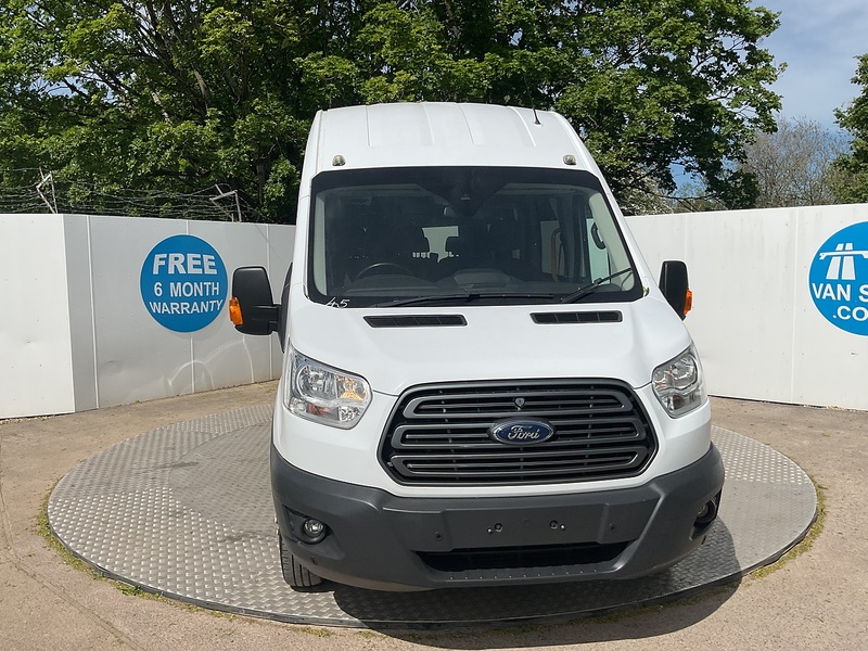 Ford TDCi 460 Trend 17 Seater