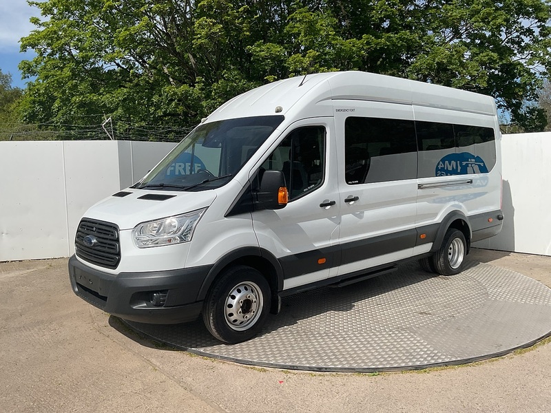 Ford TDCi 460 Trend 17 Seater