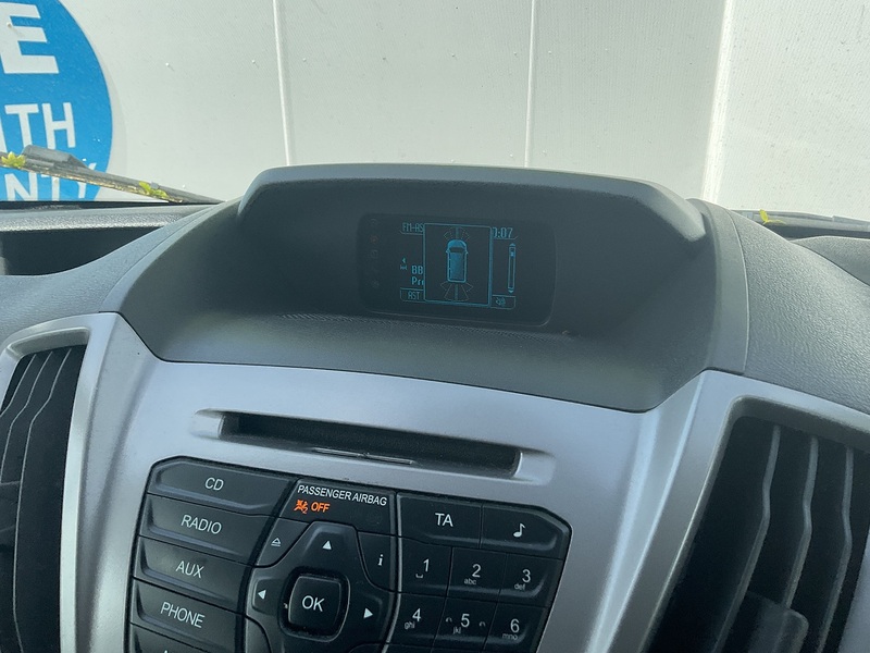 Ford TDCi 460 Trend 17 Seater