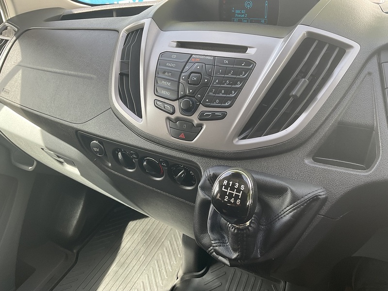 Ford TDCi 460 Trend 17 Seater