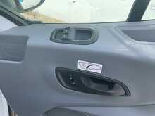 Ford Transit TDCi 460 Trend 17 Seater 