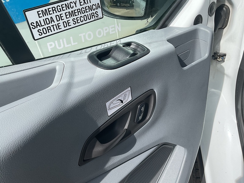 Ford TDCi 460 Trend 17 Seater