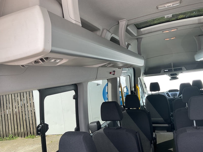 Ford TDCi 460 Trend 17 Seater