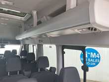 Ford Transit TDCi 460 Trend 17 Seater 