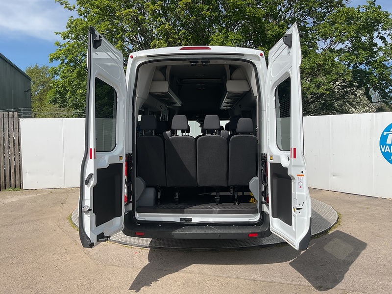 Ford TDCi 460 Trend 17 Seater