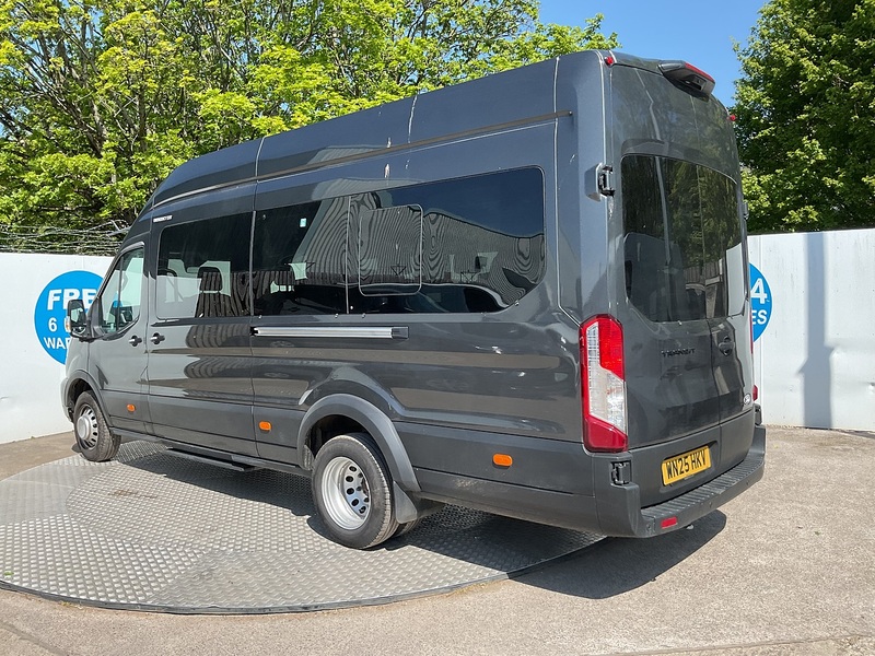 Ford 460 EcoBlue Limited 17 Seater