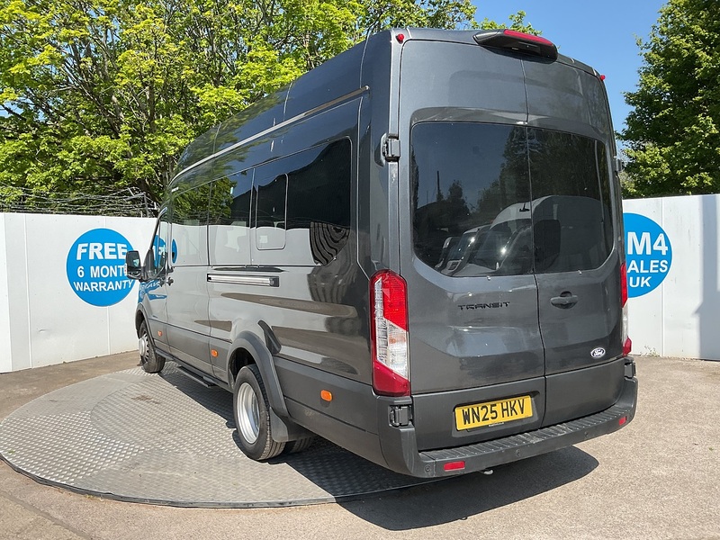 Ford 460 EcoBlue Limited 17 Seater