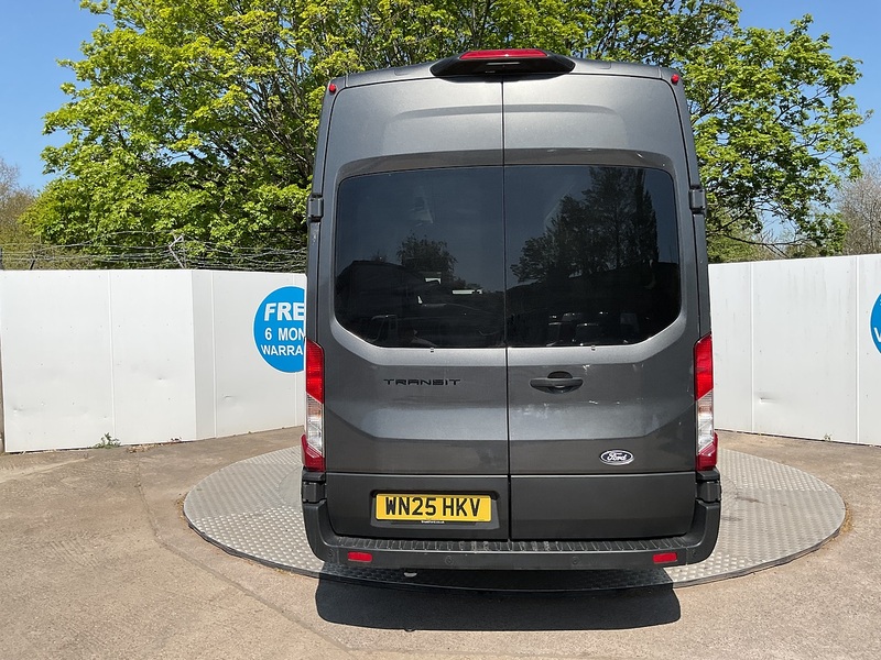 Ford 460 EcoBlue Limited 17 Seater