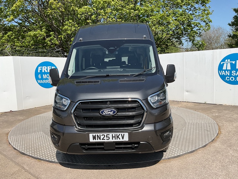 Ford 460 EcoBlue Limited 17 Seater