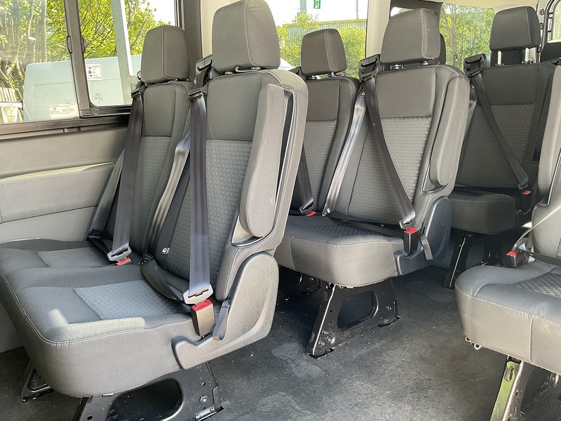 Ford 460 EcoBlue Limited 17 Seater