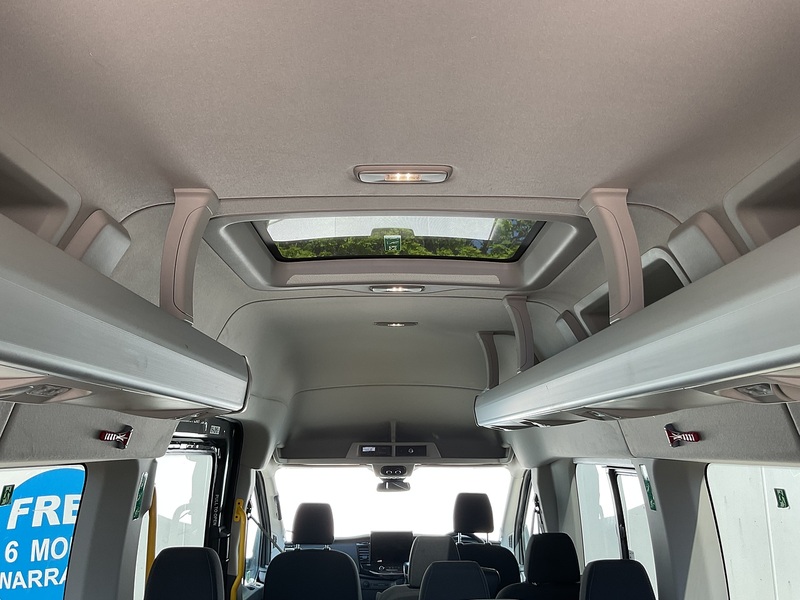 Ford 460 EcoBlue Limited 17 Seater