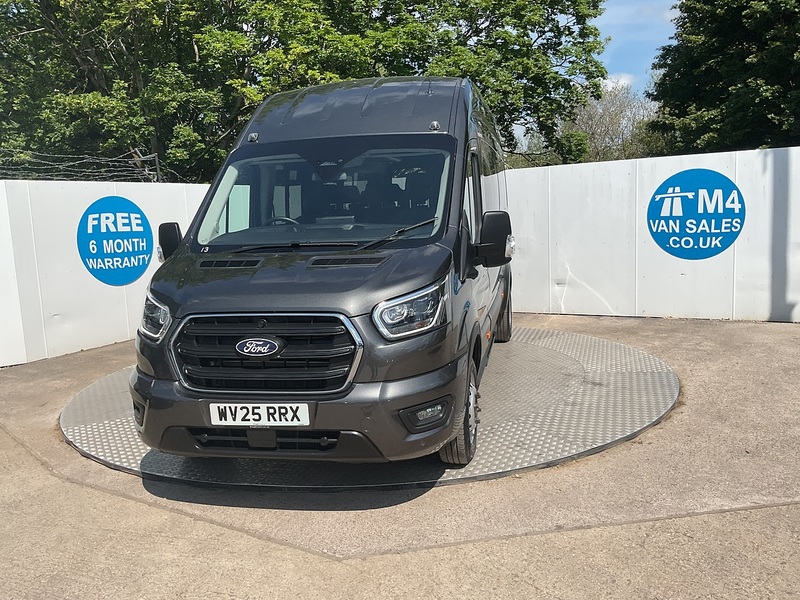 Ford 460 EcoBlue Limited 17 Seater