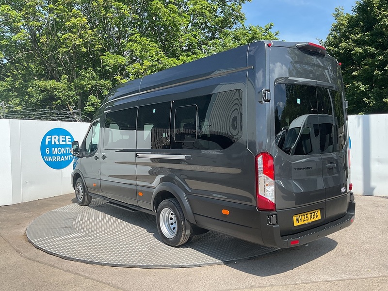 Ford 460 EcoBlue Limited 17 Seater