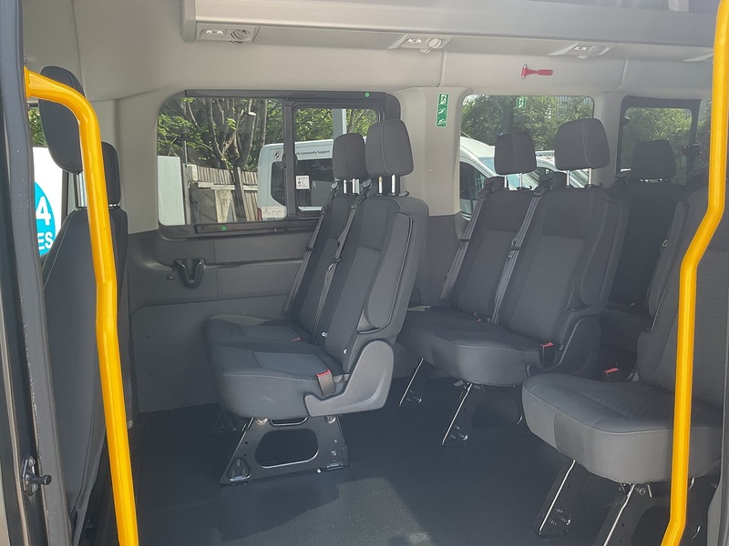 Ford 460 EcoBlue Limited 17 Seater