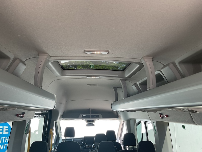 Ford 460 EcoBlue Limited 17 Seater