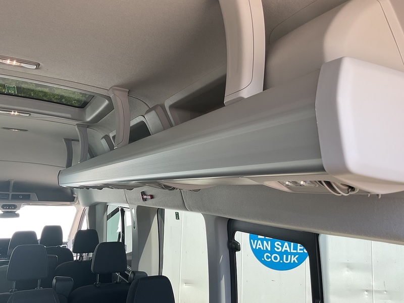 Ford 460 EcoBlue Limited 17 Seater
