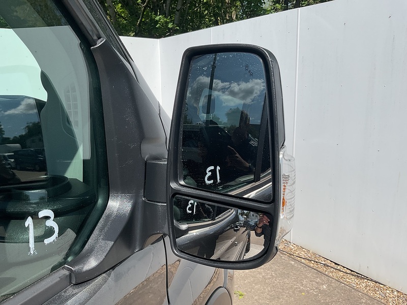 Ford 460 EcoBlue Limited 17 Seater