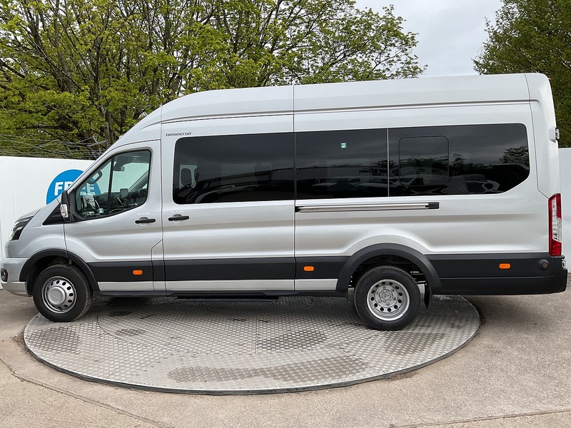 Ford 2.0 460 EcoBlue Limited Minibus Double Cab 5dr Diesel Auto RWD L4 H3 Euro 6 (s/s) (17 Seat, DRW) (170 ps)