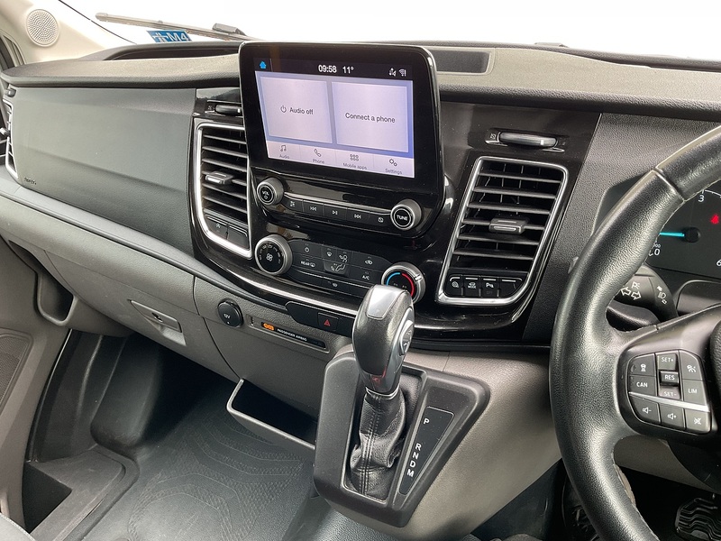 Ford 2.0 460 EcoBlue Limited Minibus Double Cab 5dr Diesel Auto RWD L4 H3 Euro 6 (s/s) (17 Seat, DRW) (170 ps)