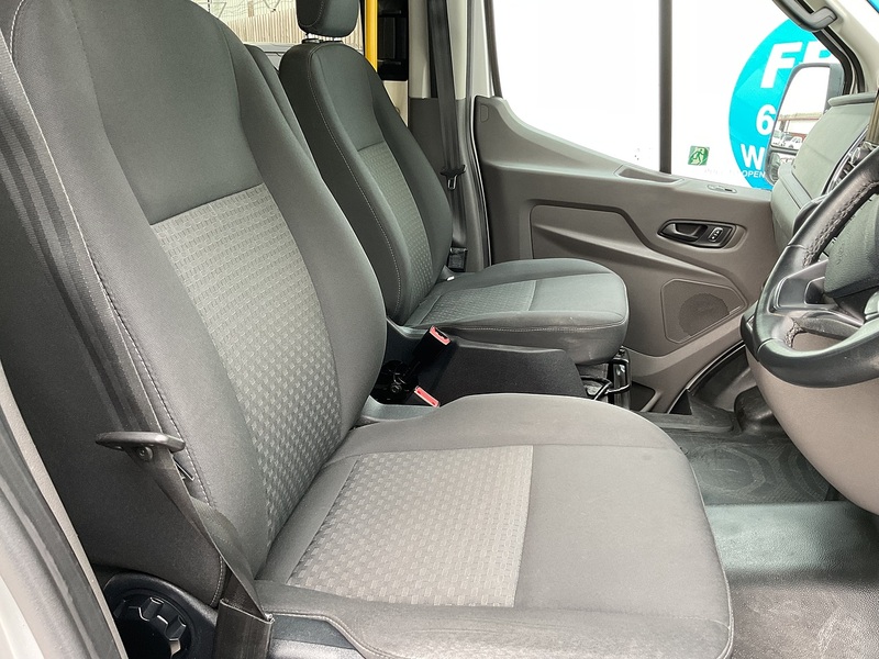 Ford 2.0 460 EcoBlue Limited Minibus Double Cab 5dr Diesel Auto RWD L4 H3 Euro 6 (s/s) (17 Seat, DRW) (170 ps)