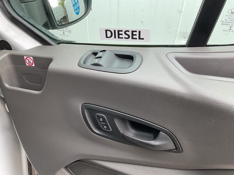Ford 2.0 460 EcoBlue Limited Minibus Double Cab 5dr Diesel Auto RWD L4 H3 Euro 6 (s/s) (17 Seat, DRW) (170 ps)