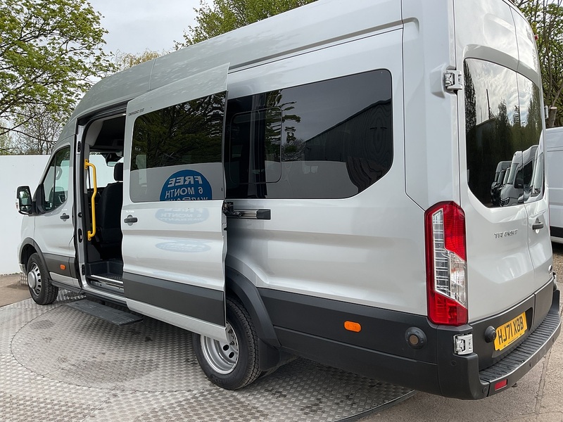 Ford 2.0 460 EcoBlue Limited Minibus Double Cab 5dr Diesel Auto RWD L4 H3 Euro 6 (s/s) (17 Seat, DRW) (170 ps)
