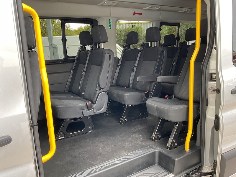 Ford 2.0 460 EcoBlue Limited Minibus Double Cab 5dr Diesel Auto RWD L4 H3 Euro 6 (s/s) (17 Seat, DRW) (170 ps)