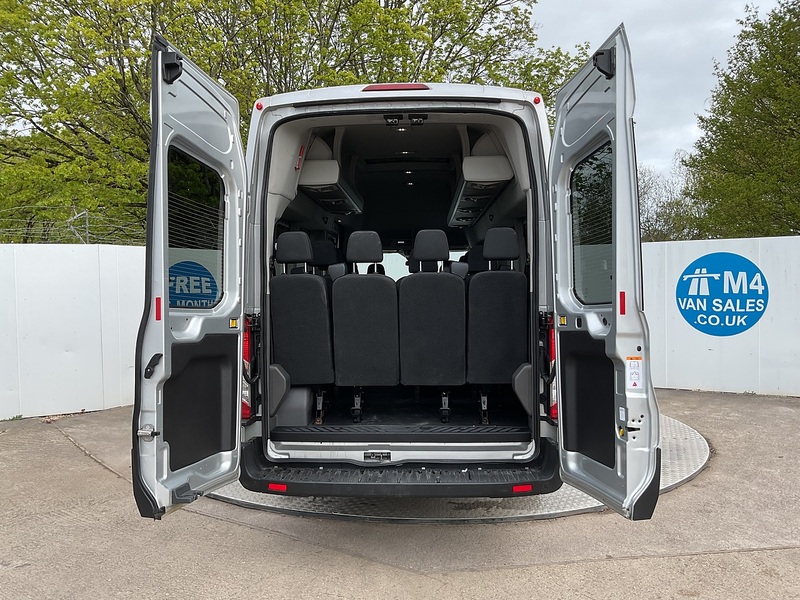 Ford 2.0 460 EcoBlue Limited Minibus Double Cab 5dr Diesel Auto RWD L4 H3 Euro 6 (s/s) (17 Seat, DRW) (170 ps)