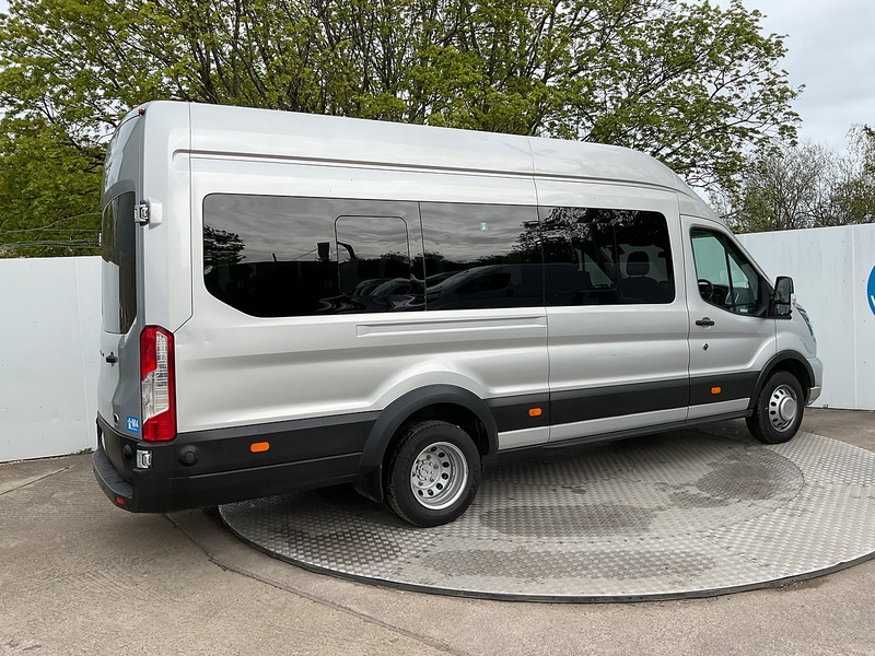 Ford 2.0 460 EcoBlue Limited Minibus Double Cab 5dr Diesel Auto RWD L4 H3 Euro 6 (s/s) (17 Seat, DRW) (170 ps)