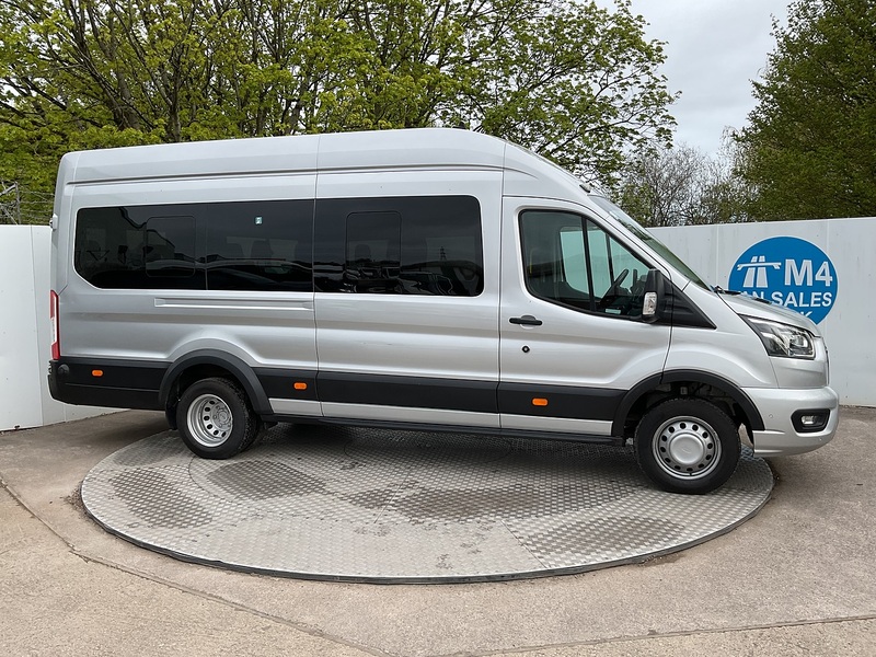 Ford 2.0 460 EcoBlue Limited Minibus Double Cab 5dr Diesel Auto RWD L4 H3 Euro 6 (s/s) (17 Seat, DRW) (170 ps)