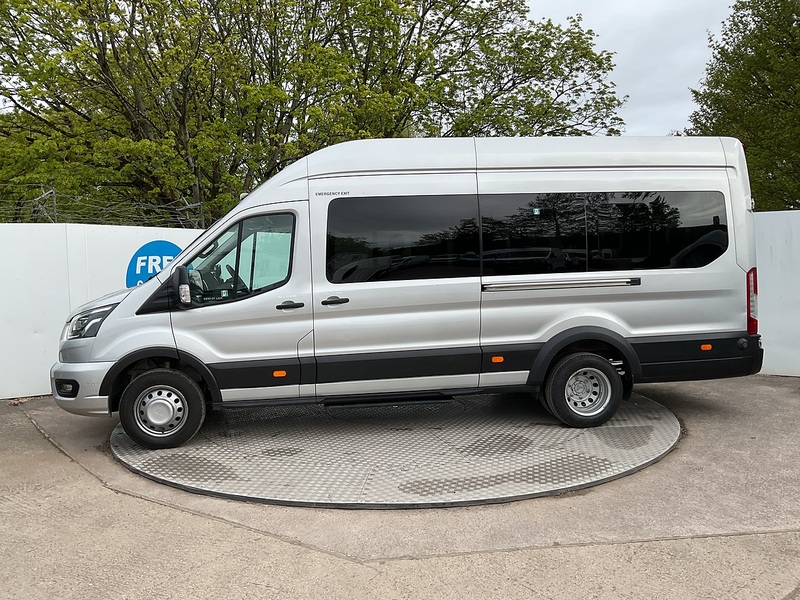 Ford 2.0 460 EcoBlue Limited Minibus Double Cab 5dr Diesel Auto RWD L4 H3 Euro 6 (s/s) (17 Seat, DRW) (170 ps)