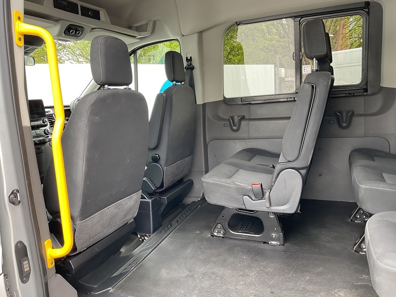 Ford 2.0 460 EcoBlue Limited Minibus Double Cab 5dr Diesel Auto RWD L4 H3 Euro 6 (s/s) (17 Seat, DRW) (170 ps)