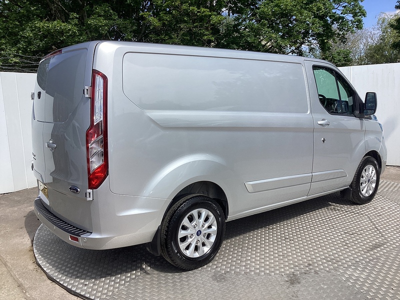 Ford 280 EcoBlue Limited SWB A/C Euro 6