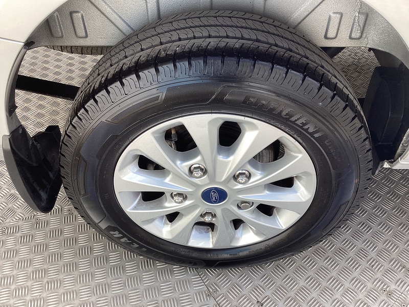 Ford 280 EcoBlue Limited SWB A/C Euro 6
