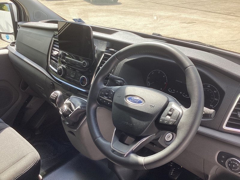 Ford 280 EcoBlue Limited SWB A/C Euro 6