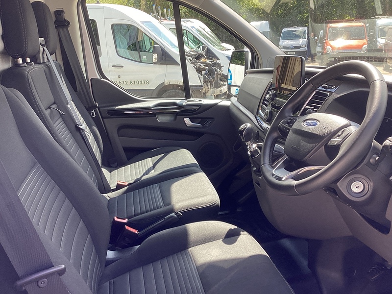 Ford 280 EcoBlue Limited SWB A/C Euro 6